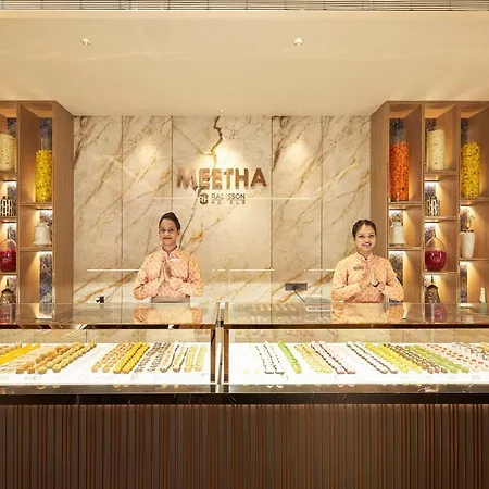 Radisson Goregaon Hotel 4*