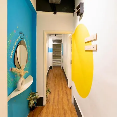Locomo Og - Work Eat Hostel Mumbai
