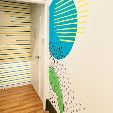 Locomo Og - Work Eat Hostel Mumbai