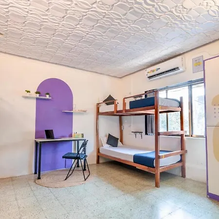 Hostel Locomo Og - Work Eat Mumbai