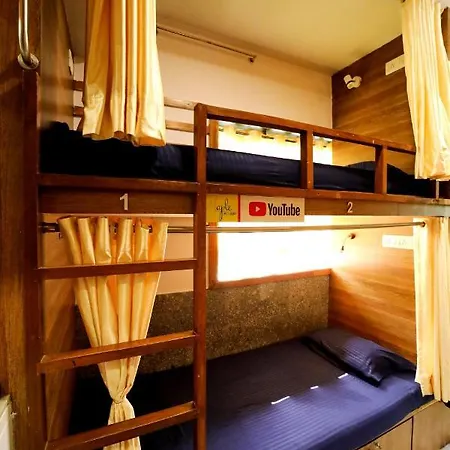 Maple The Hubz-hostel Hostel Mumbai
