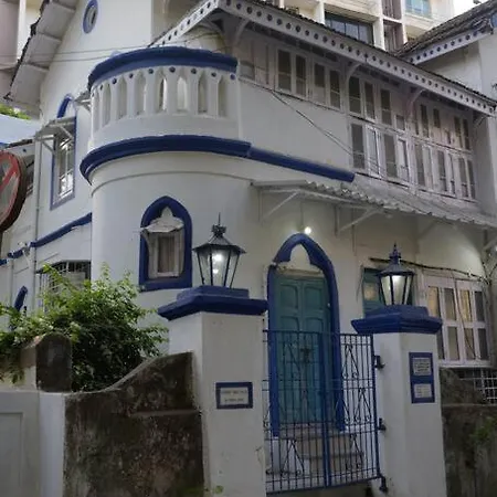Top-floor Oceanfront Designer In Bandra Apartment Mumbai