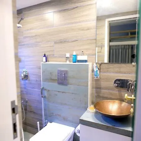 Top-floor Oceanfront Designer In Bandra