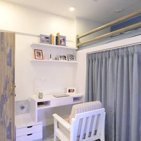 Apartment Top-floor Oceanfront Designer In Bandra Mumbai