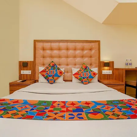 Fabexpress Emerald Hotel