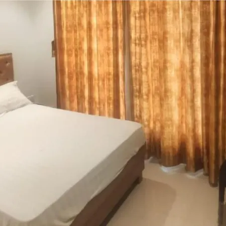 Golden Oak Lodging By Wb * Mumbai
