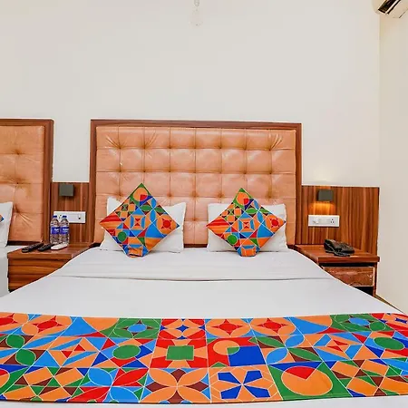 Hotel Fabexpress Emerald 3*