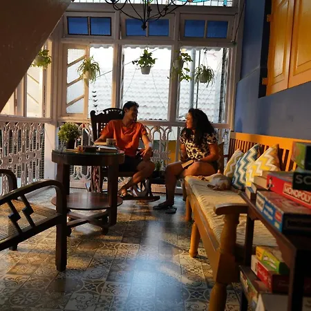 Hostel Gosolo Bandra Mumbai
