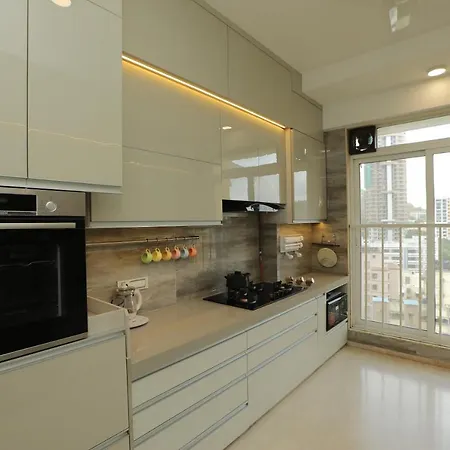 Artist House 3br By Flora