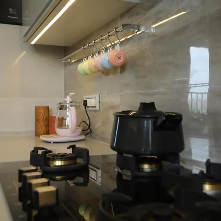 Artist House 3br By Flora Apartment *