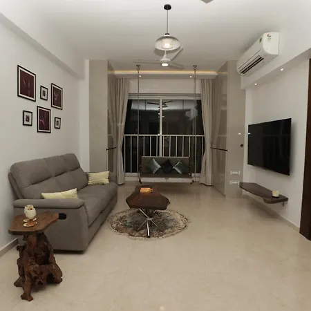 Artist House 3br By Flora