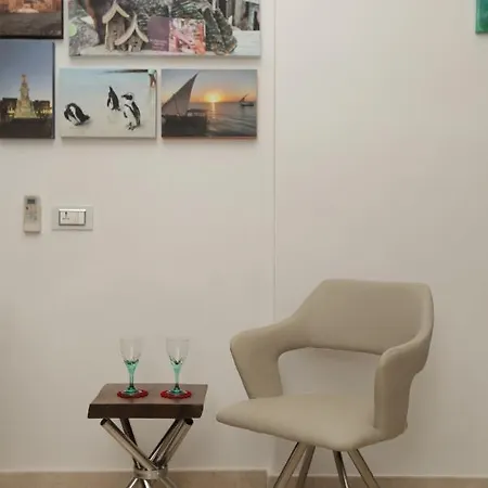 Artist House 3br By Flora