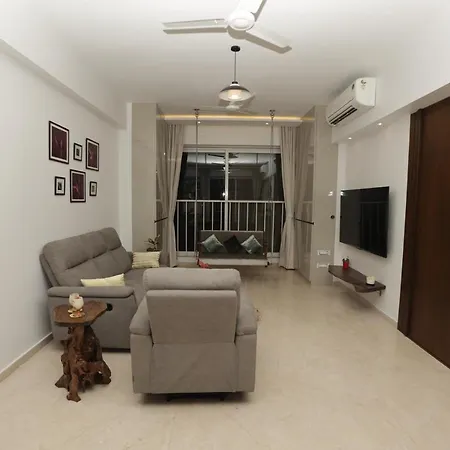 Apartment Artist House 3br By Flora Mumbai
