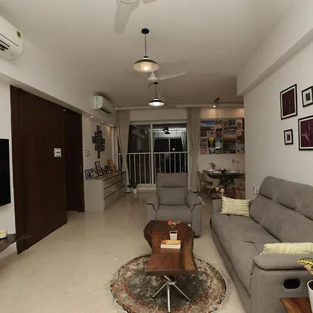 Artist House 3br By Flora Apartment