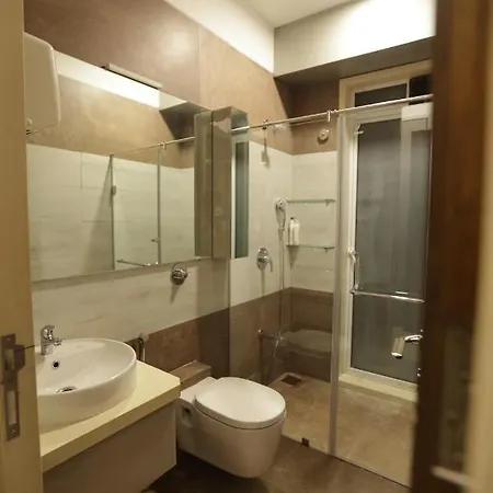 Artist House 3br By Flora Apartment *