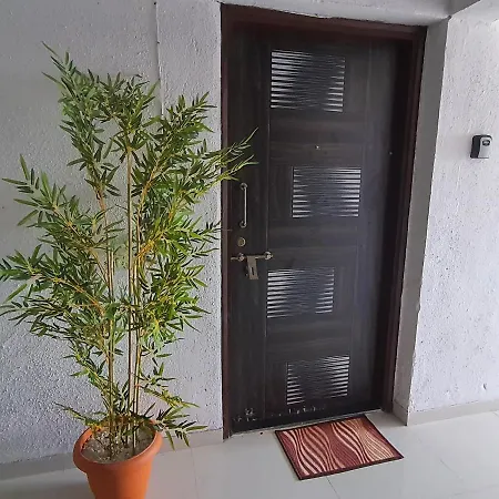 Osi Khar West Apartment
