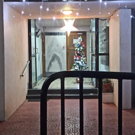 Homestay Seaview Bandra W Nr Taj Indian Women Only