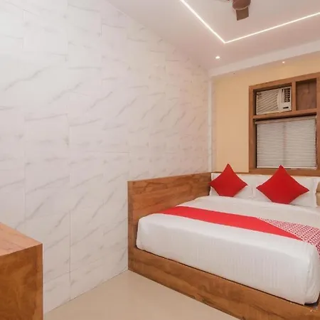 Hotel The 3*
