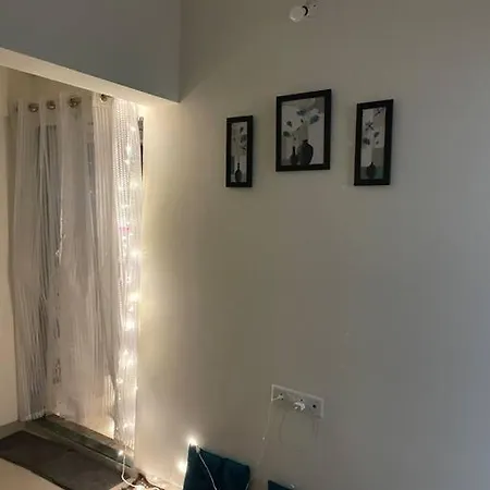 Apartment Cozy-affordable Flat For Women Only Mumbai