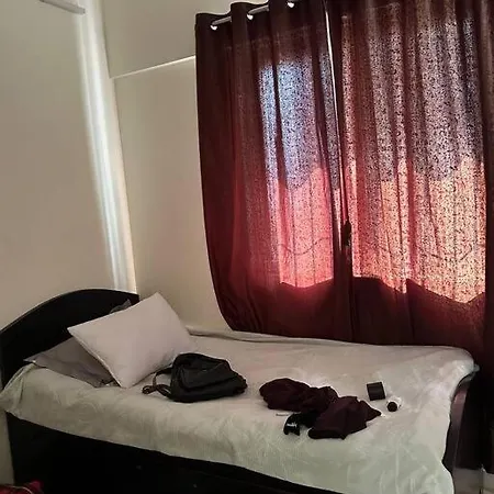 Cozy-affordable Flat For Women Only Mumbai