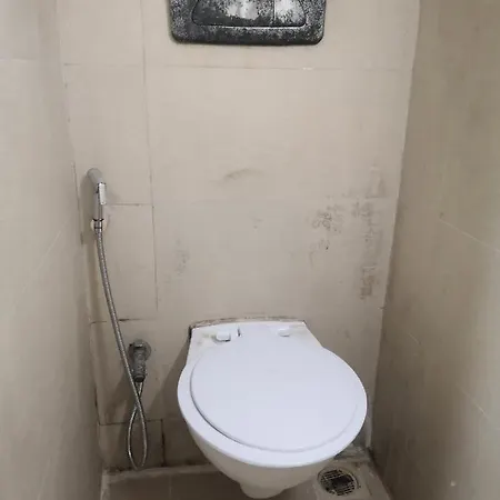 Ganesh, Near Kokilaben Dhirubhai Ambani Hospital Guest house Mumbai