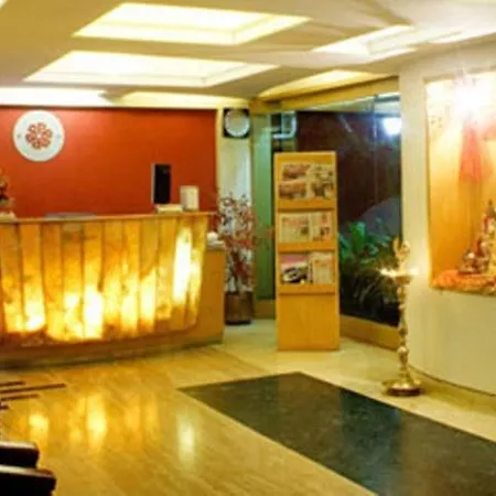 Plaza Hotel 3*