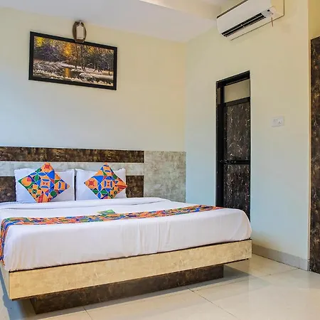 Hotel Fabhotel Embassy Grand 3*