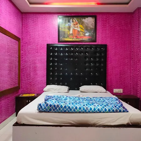 Love hotel Spring & Mumbai