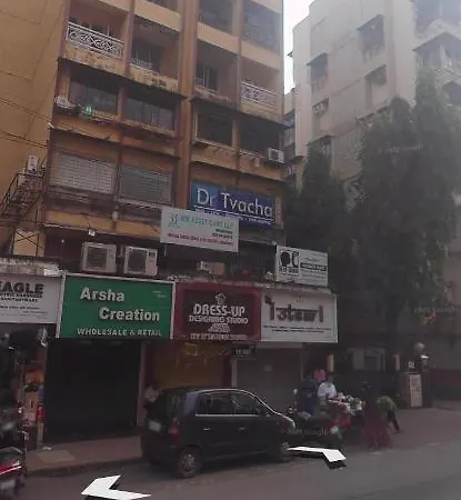 Ganesh, Near Kokilaben Dhirubhai Ambani Hospital Guest house