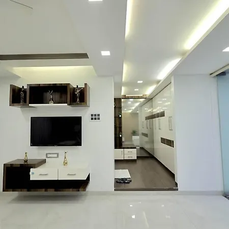 Posh - 4 Bedroom W Chef/wifi Upto 13 People Villa Mumbai