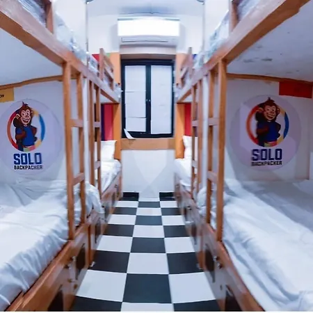 Solo Backpacker Hostel Mumbai