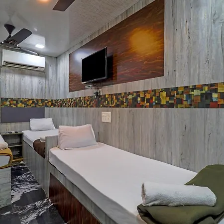 Oyo 72150 Capital Mumbai