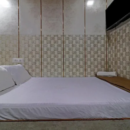 Hotel Oyo 72150 Capital 3*
