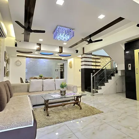 Villa Posh - 4 Bedroom W Chef/wifi Upto 13 People
