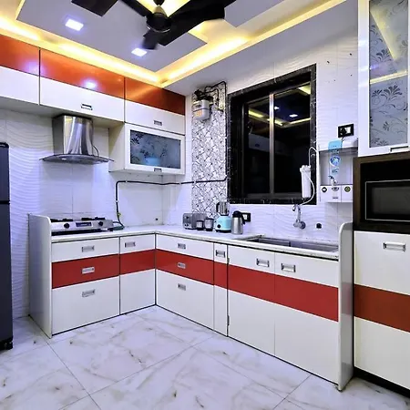 Posh - 4 Bedroom W Chef/wifi Upto 13 People *