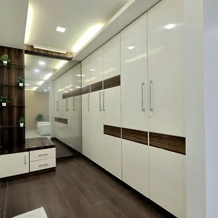 Villa Posh - 4 Bedroom W Chef/wifi Upto 13 People