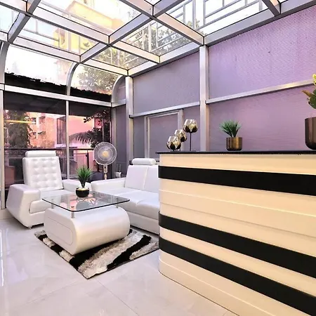 Posh - 4 Bedroom W Chef/wifi Upto 13 People Villa Mumbai