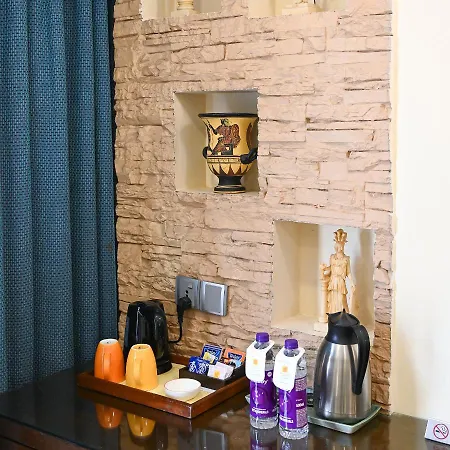 The Shalimar Hotel, Kemps Corner 4*