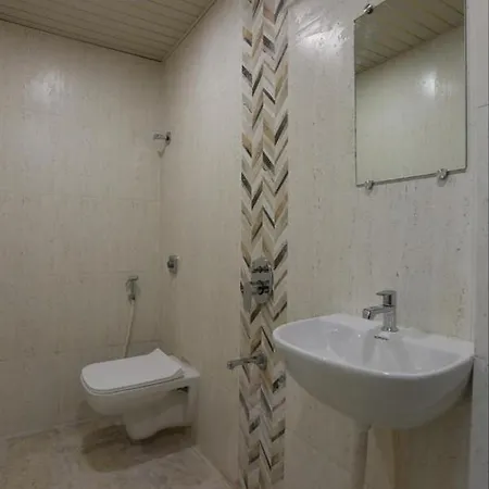 Crown Goregaon Guest house Mumbai