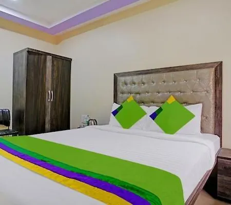 Skylink Hospitality Next To Amber Imperial Mumbai