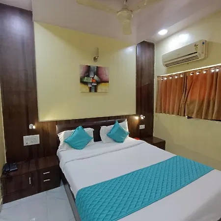 Amber-colaba Hotel 3*