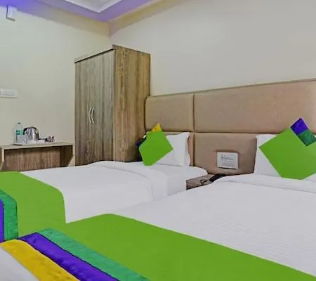 Skylink Hospitality Next To Amber Imperial Hotel Mumbai