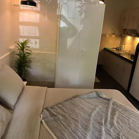 Cozy Studio Couple Friendly Near Juhu Beach Apartment Mumbai