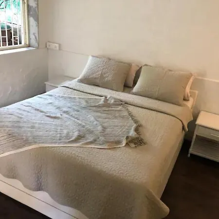 Cozy Studio Couple Friendly Near Juhu Beach * Mumbai