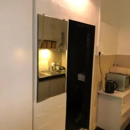 Apartment Cozy Studio Couple Friendly Near Juhu Beach *