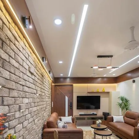 Lights Duplex Penthouse Apartment *