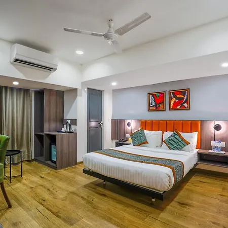Apex Beacon Hotel, 3*