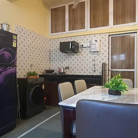 Osi Khar West Apartment