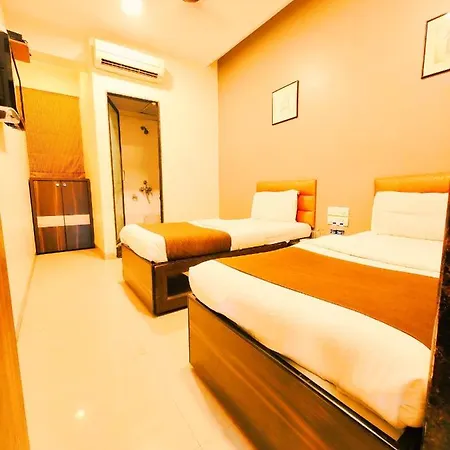 Hotel Amfahh - Andheri West Railway Station