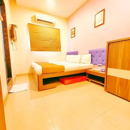 Amfahh - Andheri West Railway Station 3*
